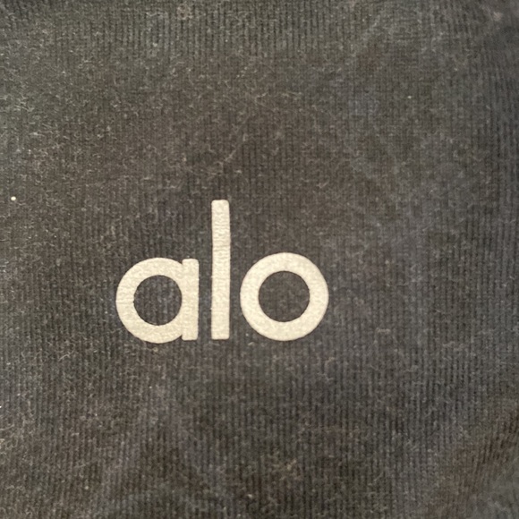Alo leggings - discontinued pattern! - Picture 4 of 5